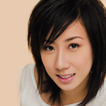 香港歌手泳兒出席廣州奧園廣場國際時裝發(fā)布會