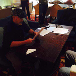 梁家仁隨經紀人出席擔任鼎彭電動三輪車形象大使簽約儀式