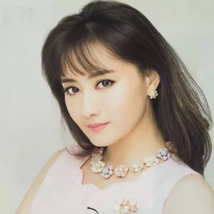 陳德容保養得宜優雅依舊 出席活動美呆眾人